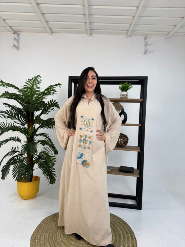 Hand-Embroidered Cotton-Linen Abaya – Beige - Image 3