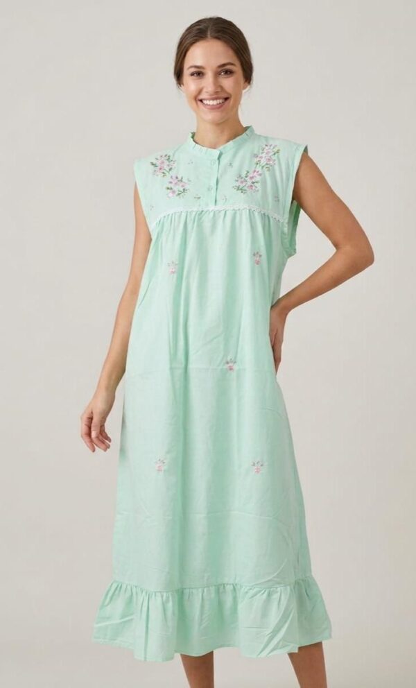 Light Green Sleeveless Hand-Embroidered Cotton Nightgown – Vintage Classic Style – XL to 3XL